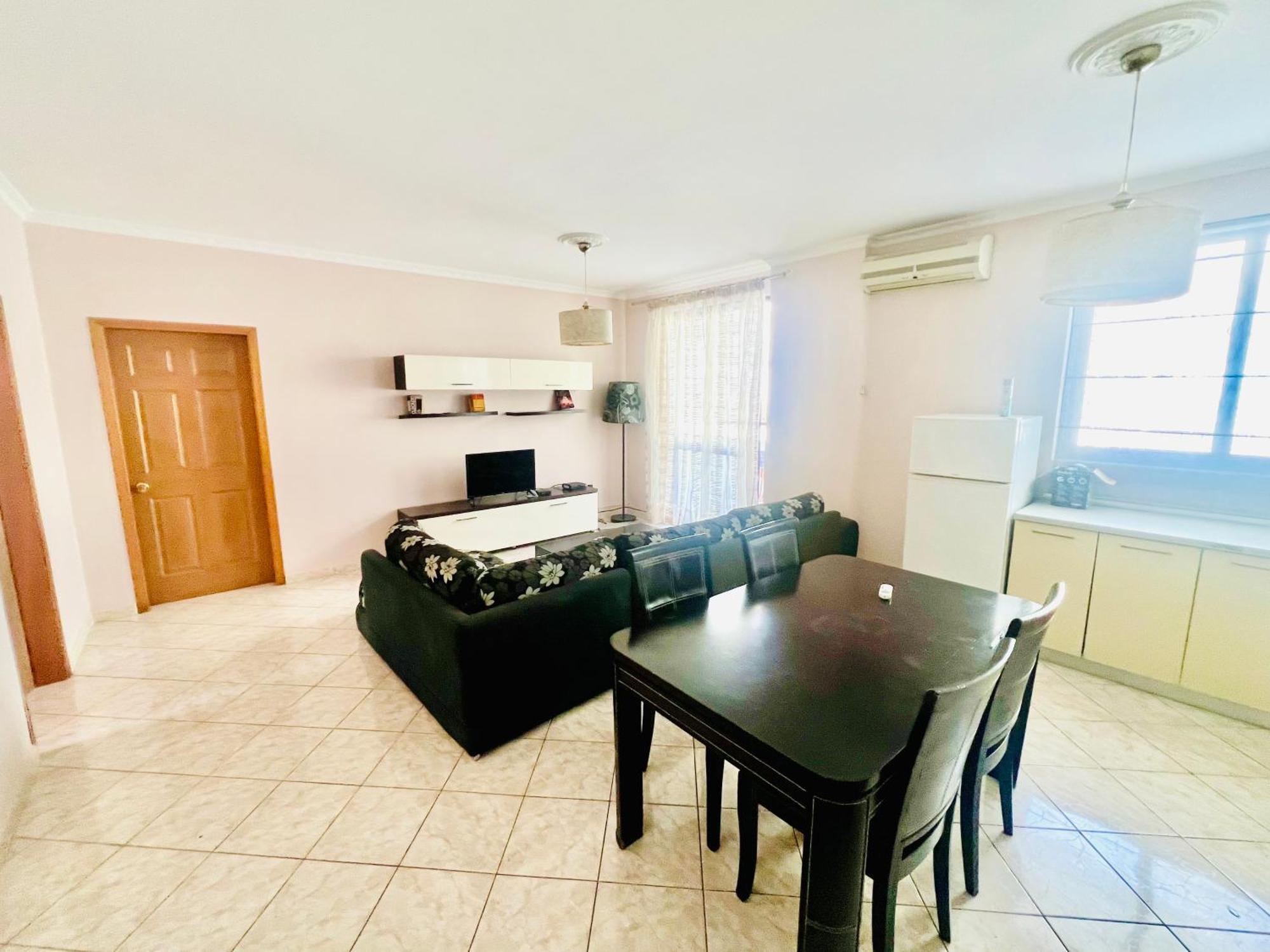 Lovely 3-Bedroom Rental Unit In Durres Bagian luar foto