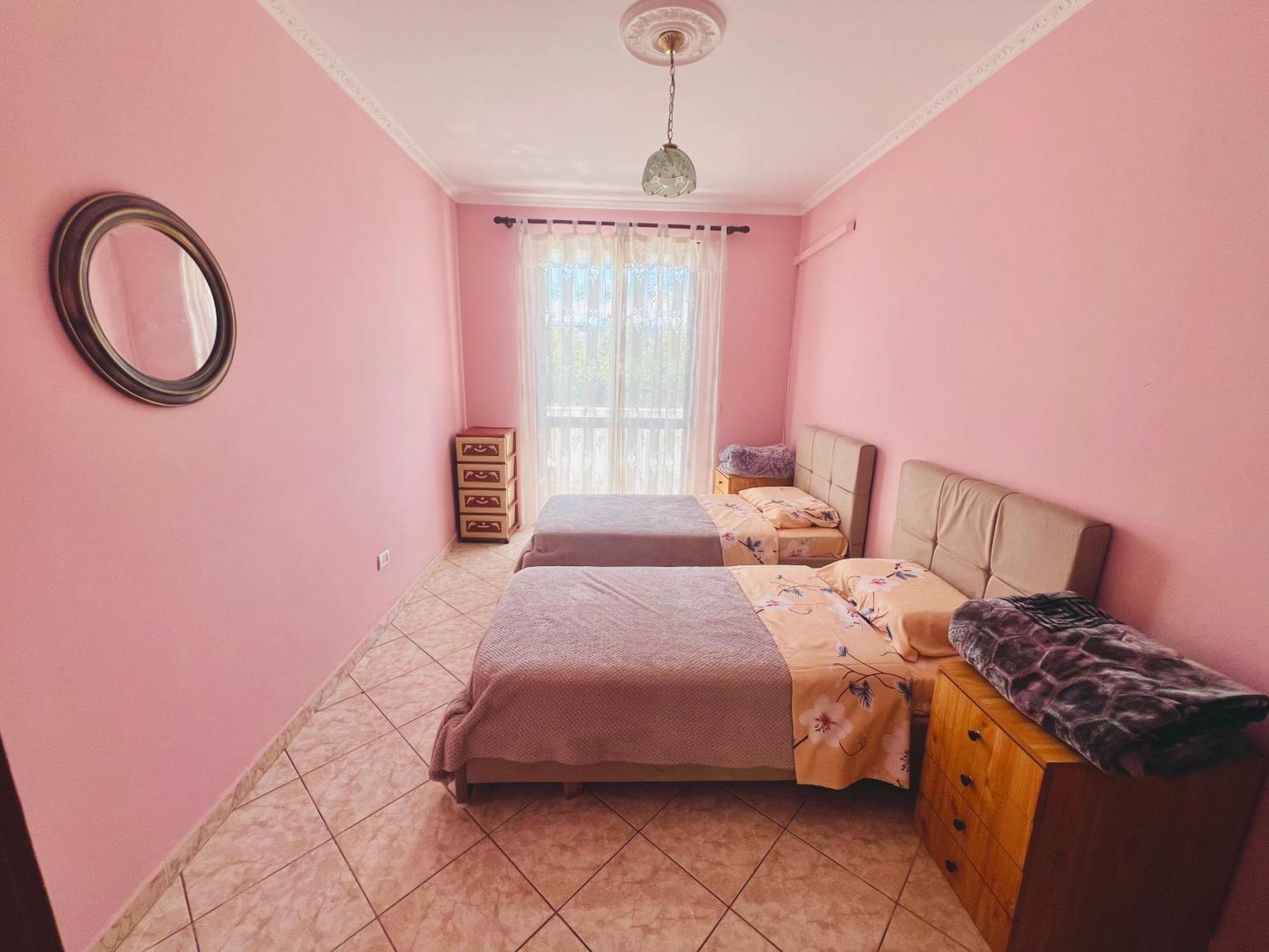 Lovely 3-Bedroom Rental Unit In Durres Bagian luar foto