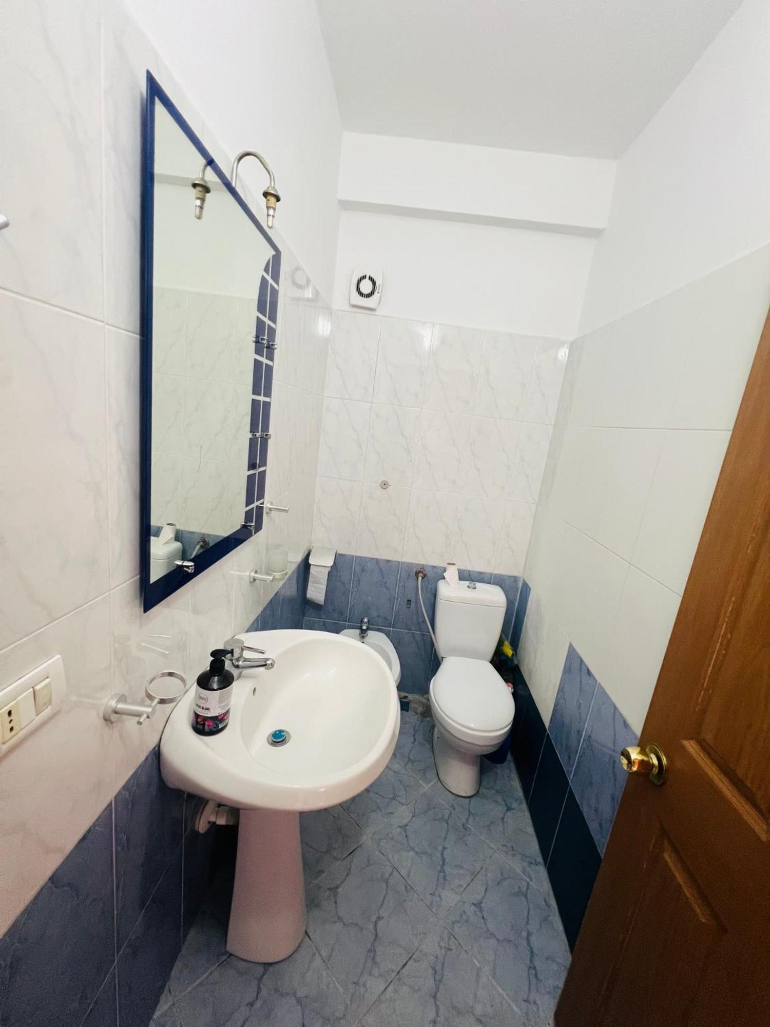 Lovely 3-Bedroom Rental Unit In Durres Bagian luar foto